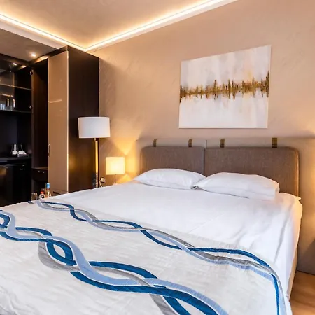 فندق Galeon & ساني بيتش